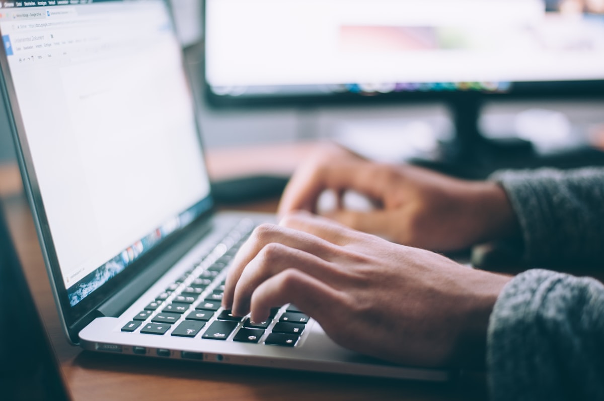 The Future of Contract Management in UK Service Businesses: What to Expect by 2028