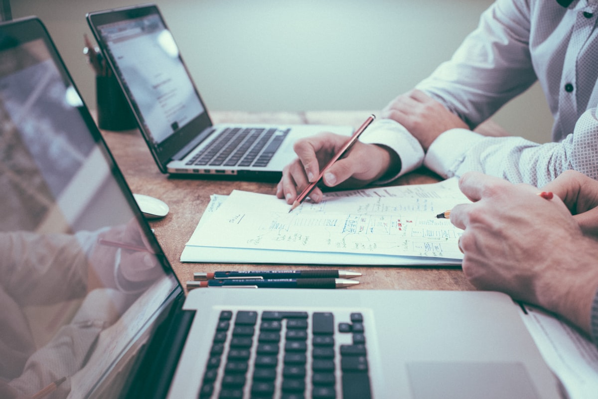 The Print and Scan Problem: Why Modern UK SMEs Are Abandoning Paper Signatures